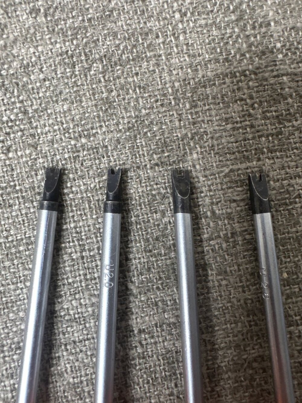4-Piece 75mm Type U Magnetic Versatile Screwdriver Set CRV U1.7 U2.0 U2.3 U2.6 - Picture 5 of 6